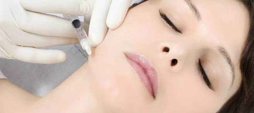 Injections acide hyaluronique et maquillage permanent